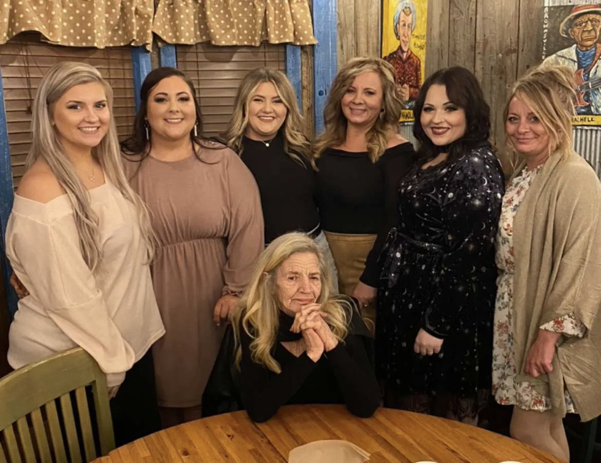 CosmicDaizy's tweet photo. The beautiful woman we in the middle is the matriarch of our family, SJ. I #HODL for her because 24-hour memory care isn’t cheap.

RT to let ol’ Kenny G’s lying ass know that the #APESNOTLEAVING and #MOASS means more to us than financial freedom. #HODLforSJ  $AMC $GME https://t.co/SjLYwy0DZm