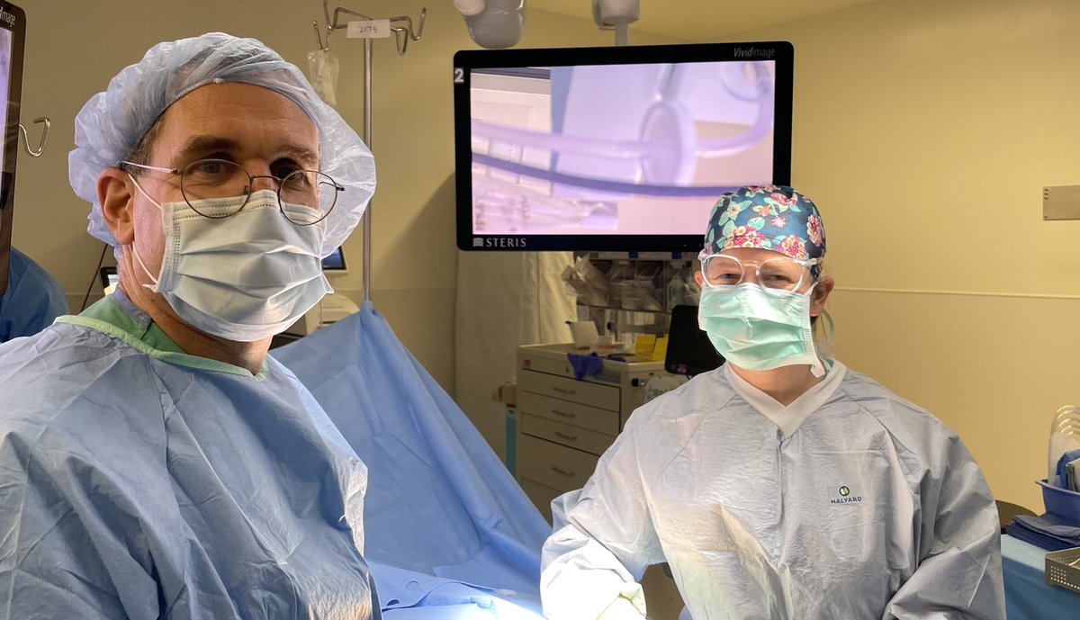 UCDavis_Surgery's tweet photo. After months of anticipation UCD’s new surgery suite, adding 6 new ORs, is finally open! This is @REkaireb and Dr Garth Utter completing first lap chole in the new rooms. #ACSteam https://t.co/P6umDMGCyh