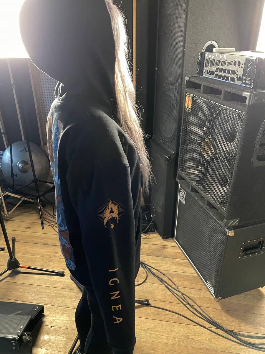 ignea_band's tweet photo. Warm, bold, comfy 😌 These are some of the words that people from all over the world say about our hoodies when they receive them 🙌
The XL size is already out of stock. And there are not many left in other sizes...
https://t.co/GtDLeUUWpt https://t.co/XjpyHqiQ2v