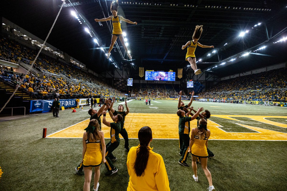 We want to lose our voices with #BisoNation this Saturday at the @fdome‼️ Have you purchased your tickets yet? #NoBlueSeats

💻 bit.ly/31nxfar
☎️ 701.231.NDSU
🎟 SHAC Box Office