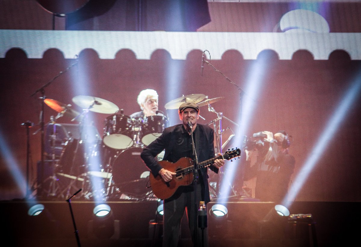 omahamusicguy's tweet photo. Incredible night from two incredible songwriters. 

Last night with @JamesTaylor_com and @JacksonBrowne: https://t.co/vizXLtqZlZ https://t.co/xavLZN2pg3