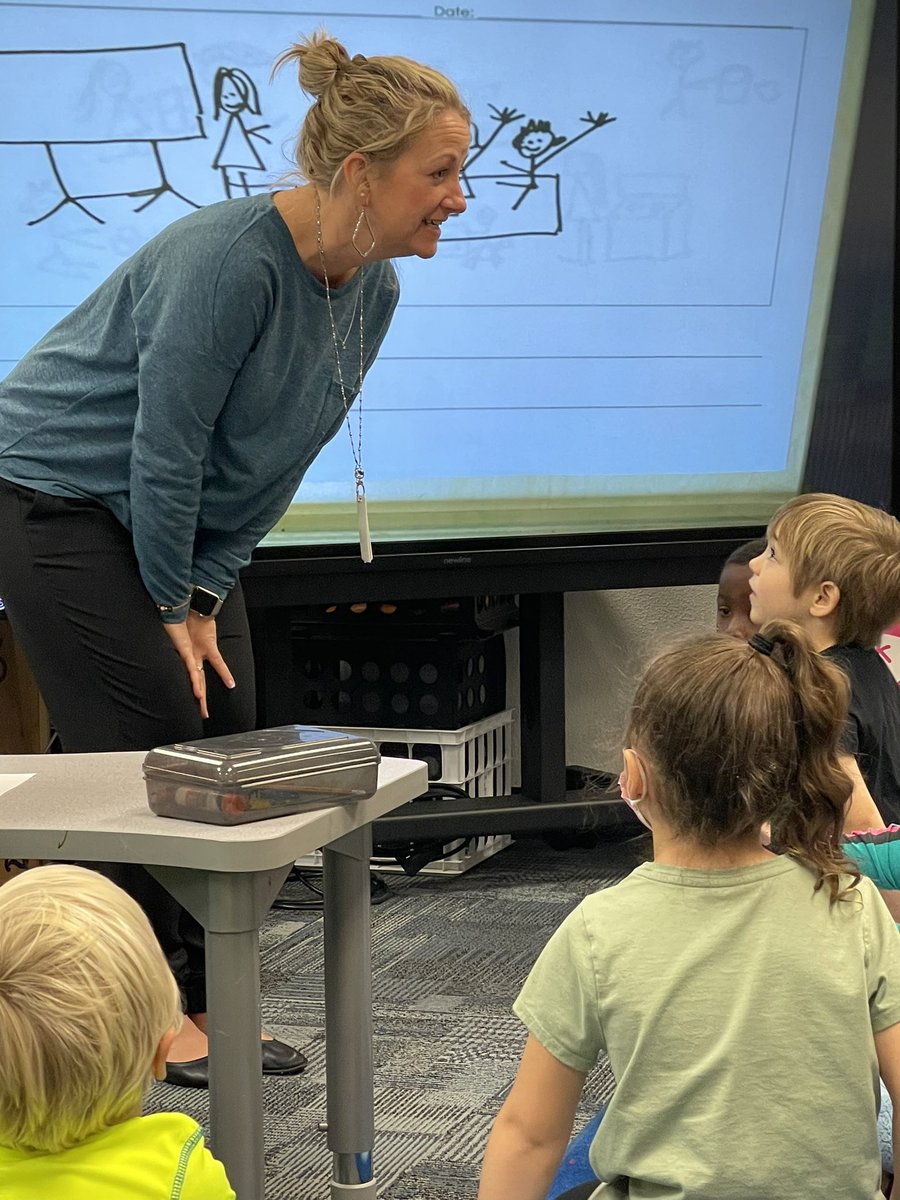 jenkearneytx's tweet photo. Today we are back at it with Lit Labs. So fun to turn real time professional learning around @CooperCougs @GeorgetownISD @GInstruction @pullentiffany #learning #litlabs #modelwriting https://t.co/2gO5ktx6XD