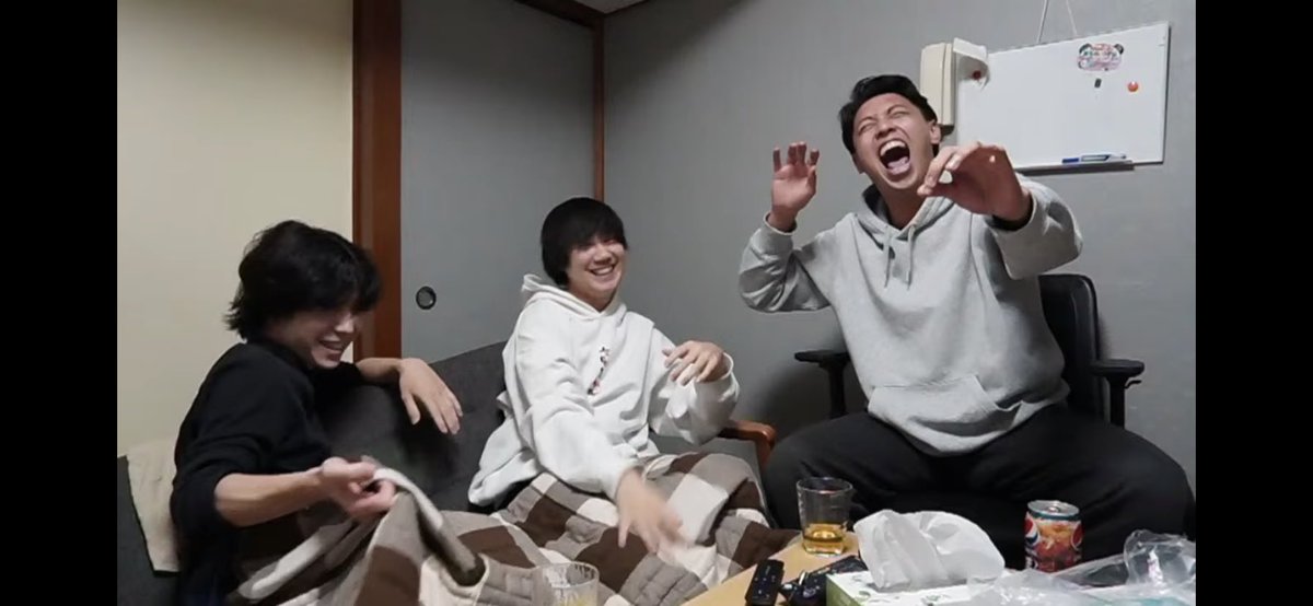 try_boys_engeki's tweet photo. 石神井TRY!ボーイズの『TRY!ラジオ』無事最終回終了致しました。

皆さんありがとうございました🙇‍♂️

3人でお届けするのは暫くの間無いですが、これからも各々をよろしくお願い致します！

チャンネルは残りますからね！笑

また、お会いしましょう！！！ https://t.co/5KdnTKSTIJ