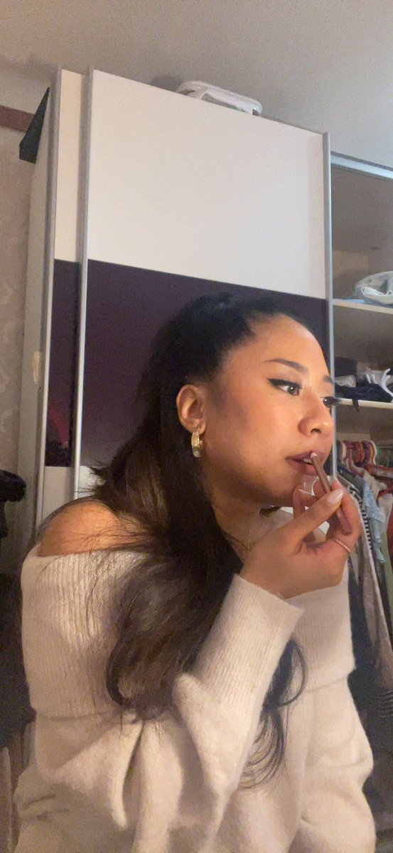 mamazout's tweet photo. HAPPY BIRTHDAY TO THE HOTTEST GIRL IN THE WHOLE MILKY WAY 🥳🥳🥰🎊
.
.
@ClarizMarielle https://t.co/lPPyPNBmju