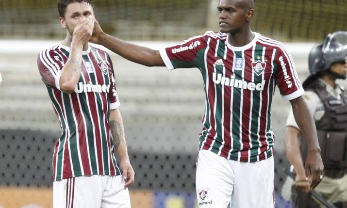 FutDades's tweet photo. Há 8 anos, o Fluminense era rebaixado no Campeonato Brasileiro série A, após vitória do Coritiba contra o São Paulo. https://t.co/QG7c47Vfbq
