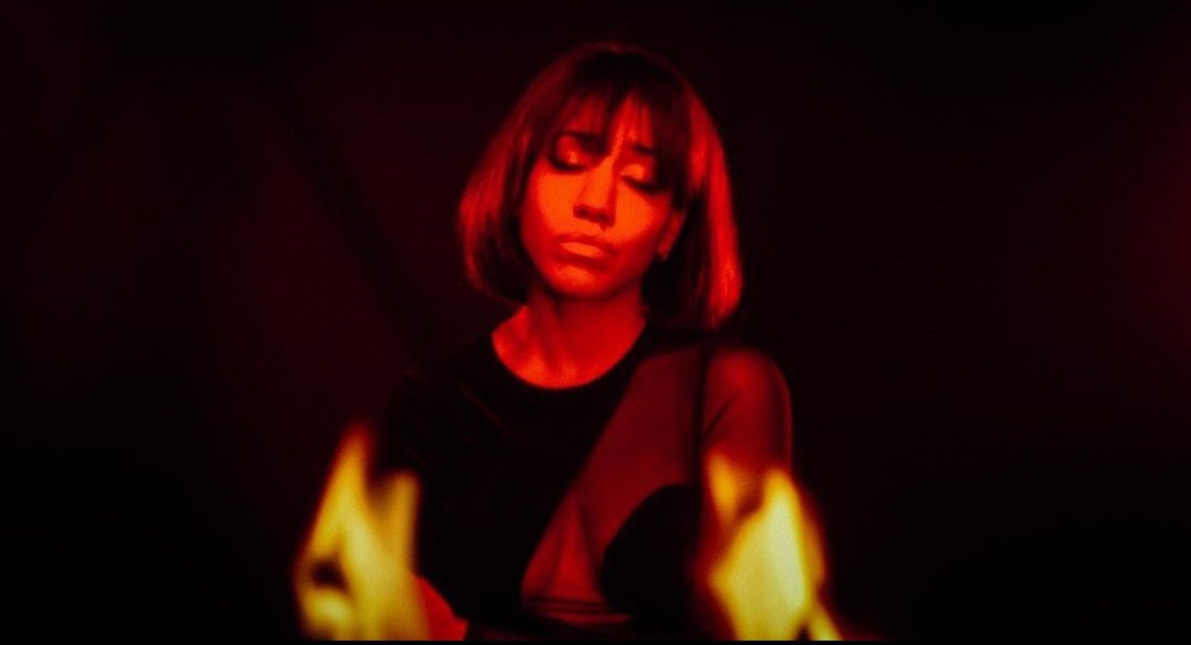 SweetC_News's tweet photo. Las chicas han compartido cada una en su perfil una foto de su nueva canción Tu Mitad De La Cama que sale en plataformas mañana ❤🔥

¡Salen guapísimas,que ganitas tenemos ya de escucharla y de ver el videoclip! 💖 https://t.co/q1qzhnpem4