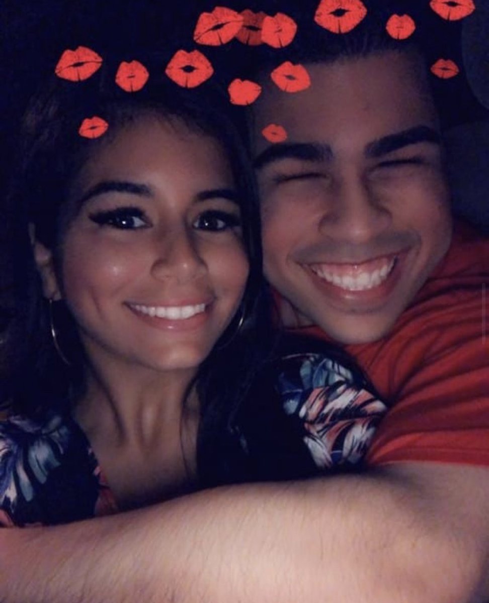 QueenJaimar's tweet photo. Alguien sabe si el Hiram Bithorn tiene servicio de asistencia a impedidos? En el CocaCola Music Hall, no dejaron pasar a mi primo a su asiento VIP en 3ra fila porque “no iba a ver”. No quiero que nos pase lo mismo para @sanbenito https://t.co/oYwQz4qHda