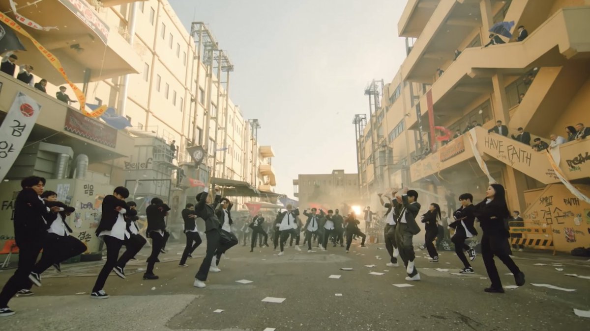 sankaissed's tweet photo. ateez is the standard !! https://t.co/UTyDexBgNs