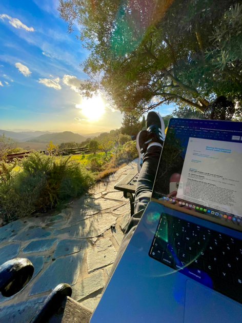 KW_studio_UK's tweet photo. How’s the view from your office 🤷🏻‍♂️

Here’s mine 🤩 🇪🇸 

#officegoals #officelife #freelance https://t.co/Z6kz7tUP4t