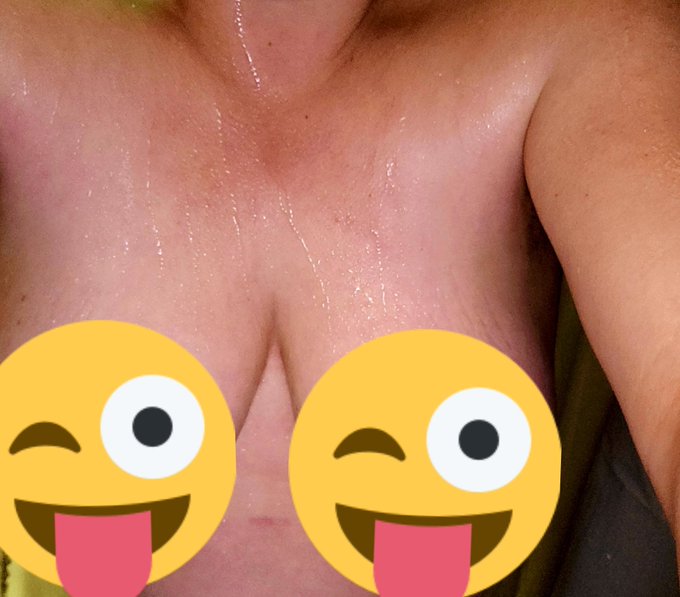 Check out my #onlyfans free subs 😜 #Humpdayhappiness https://t.co/GswTtY7G1H https://t.co/SToSrMItVP<a href="/tag/onlyfans"class="tags">#onlyfans</a><a href="/tag/humpdayhappiness"class="tags">#Humpdayhappiness</a>