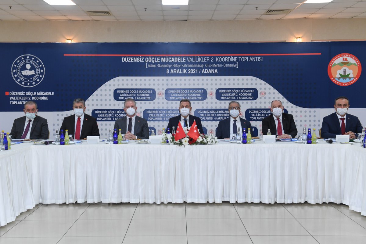 drsuleymanelban's tweet photo. Düzensiz göçle mücadelede gerçekleştirilen faaliyetleri değerlendirdiğimiz 4. Bölge Düzensiz Göçle Mücadele Koordinasyon Toplantımızı, Bölge illerimizin Valileri, İl Emniyet Müdürleri, İl Jandarma Komutanları, İl Göç Müdürleri ve ilgili yetkililerin katılımıyla gerçekleştirdik. https://t.co/DqgPw9CLlv