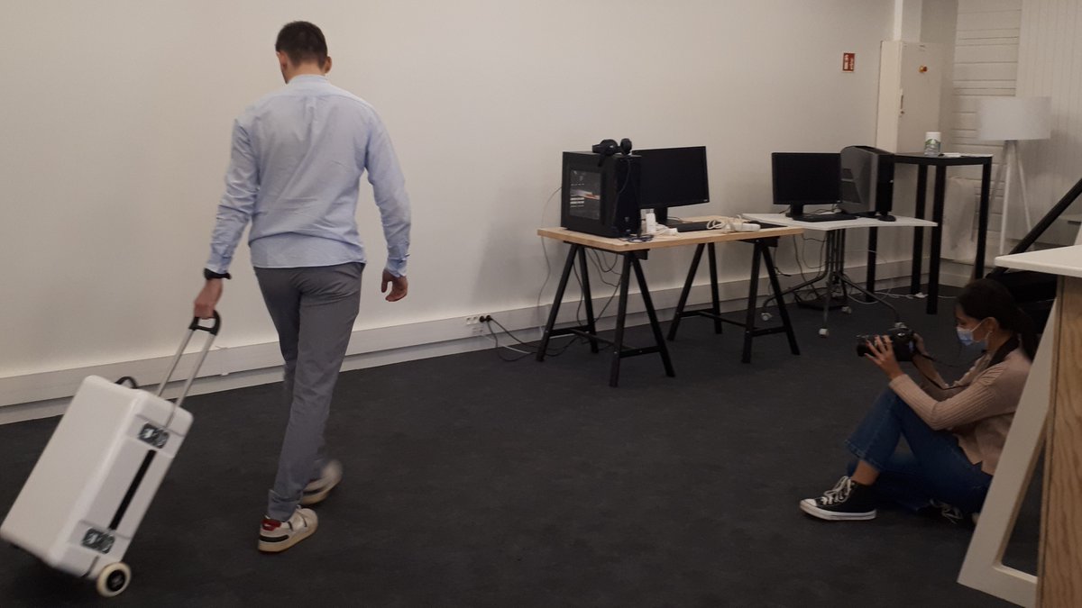 📸Séance shooting chez <a href="/ImaginVr/">Imagin-VR</a>  pour mettre en avant les solutions #CubeVR et #ValiseVR et leurs nouvelles fonctionnalités. Merci à <a href="/evan_delaunay/">Don't worry</a> et @emma_rsu0212 qui sont à pied d’œuvre pour proposer de nouveaux contenus #pros.😉A suivre <a href="/LMTinnovation/">LMT</a>