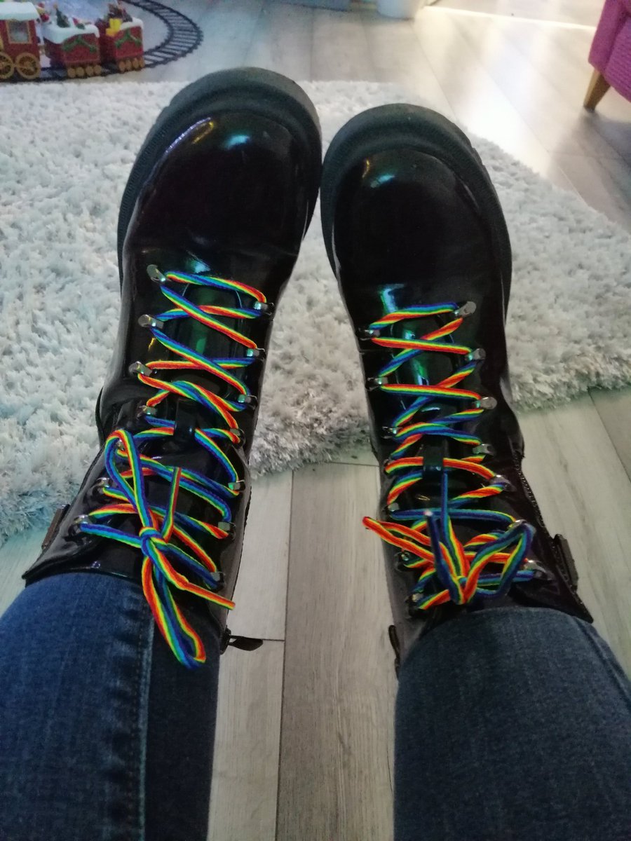 Rocking my rainbow laces today in support of @stonewalluk #RainbowLaces #RainbowLacesDay #teampride #LaceUpandspeakup