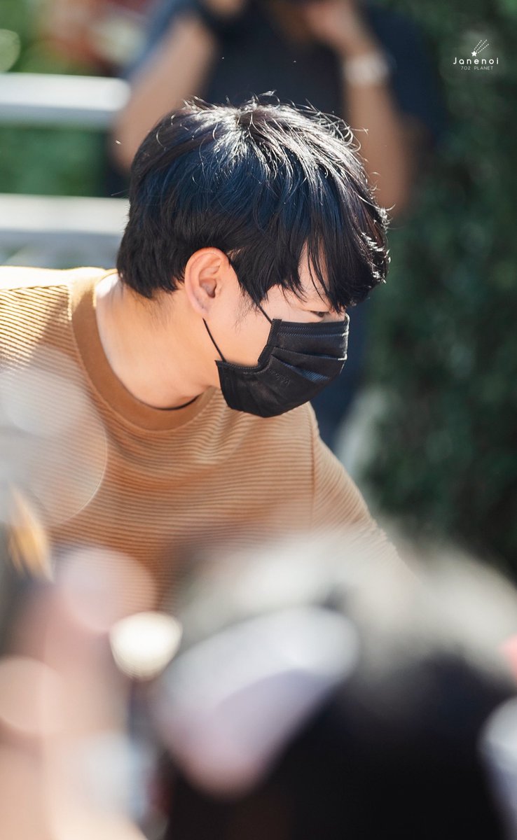 Janenoiiii's tweet photo. มุมข้างของเฮียวันนี้ทำให้เรานึกถึงภาพของคุณ hnulekk ที่เคยถ่ายเฮียเมื่อนานมาแล้ว ทับซ้อนขึ้นมาทันที เคยคิดว่าเรามาเจอเค้าช้าไปเนอะ แต่วันนี้นุชมาแล้วน้า อยู่ตรงนี้แล้ว ชอบผมหยักศกนิดๆ ธรรมชาติไม่ต้องเซ็ต น่ารักที่สุด
@peckpalit
#เป๊กผลิตโชค #PeckPalitchoke
#palitgallery #snapbyJN https://t.co/UsBrWz4ctQ