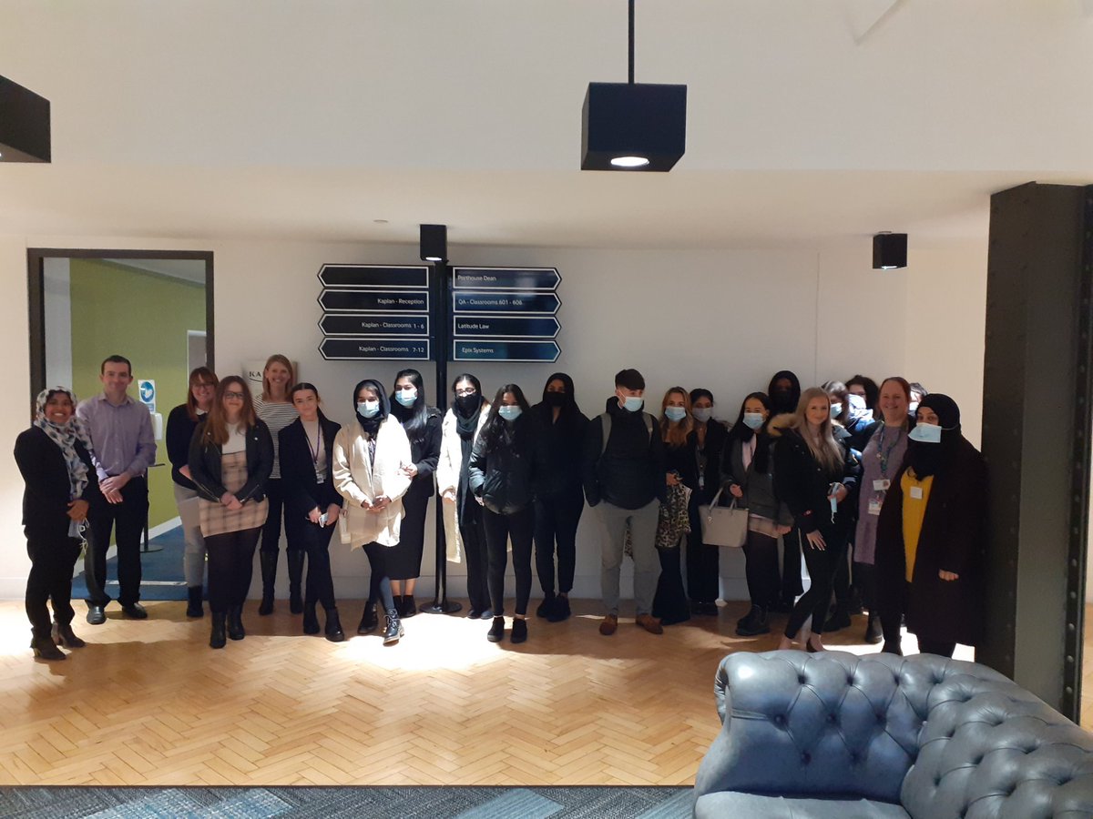 Huge thankyou to <a href="/KaplanUK/">Kaplan UK</a> Manchester office for hosting <a href="/CareerReadyUK/">Career Ready</a> students from <a href="/OldhamCollege/">Oldham College</a> as part of #ACapitalExperience

In addition to learning about Kaplan,  roles &amp; career journeys of the speakers, students also had a masterclass on Communication &amp;Networking.
