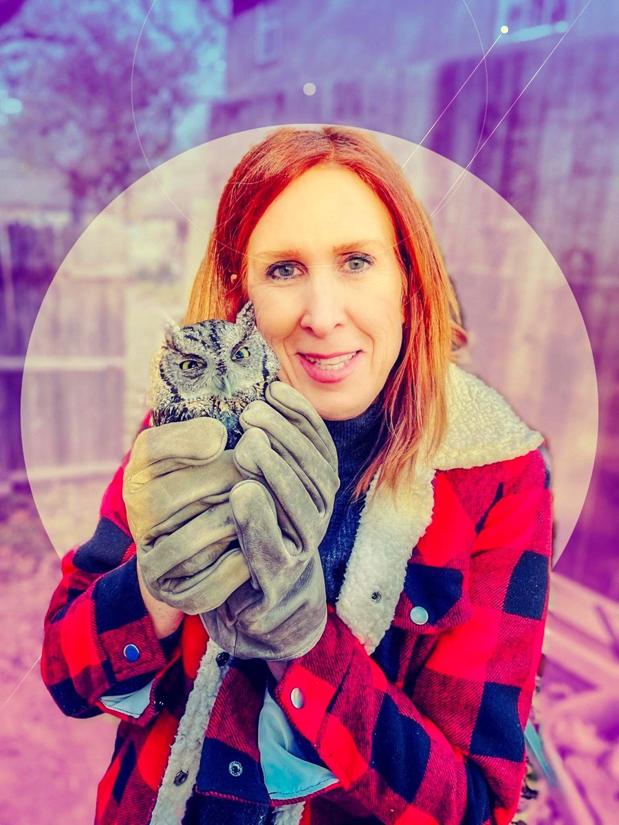 Hoooo is that? Our owlsome leader Dr. Rogers had a visitor this morning…maybe he heard all cool owls are iUPrep Owls! #ExcellenceAnywhere <a href="/KayeRogers06/">Kaye Rogers, PhD</a>