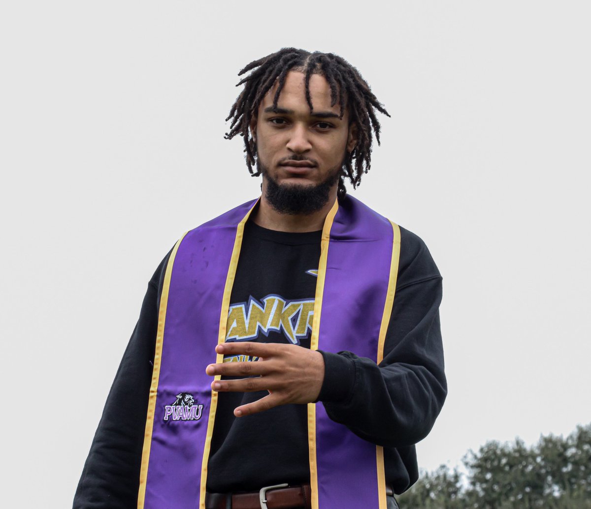 bebe_hoops's tweet photo. ✅PALS
 ✅ Spot
 ✅ FALL 2021 graduate 
 ✅ 3.5 years 
✅ Scholar 
 “Anything lost can be found again except for time wasted, a vision without action is merely a dream.” I will be Graduating The Prairie View A&amp;M University with a B.S. in Kinesiology ! #pvgradswag #gradszn https://t.co/qpaQE4Lan2