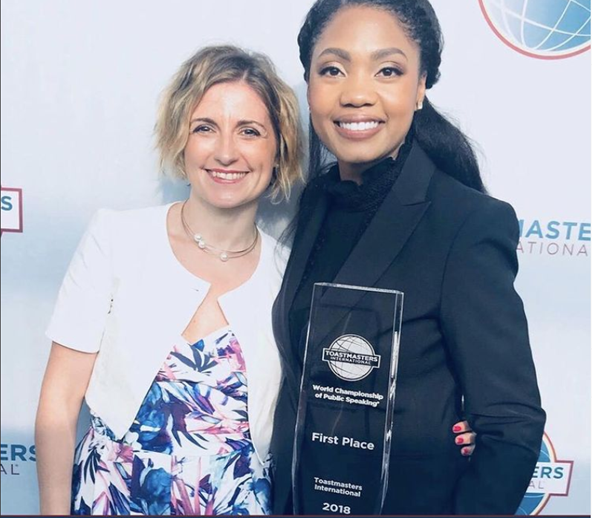 MilanEasyTM's tweet photo. Toastmaster del Milan-easy che nel 2018 incontrano la Campionessa del Mondo di Public Speaking Ramona Smith a Chicago nella Toastmasters International Convention.
Qui trovate il link al discorso da campionessa  di Ramona:
https://t.co/GVjvIm4XTC https://t.co/Z5djojHwm8