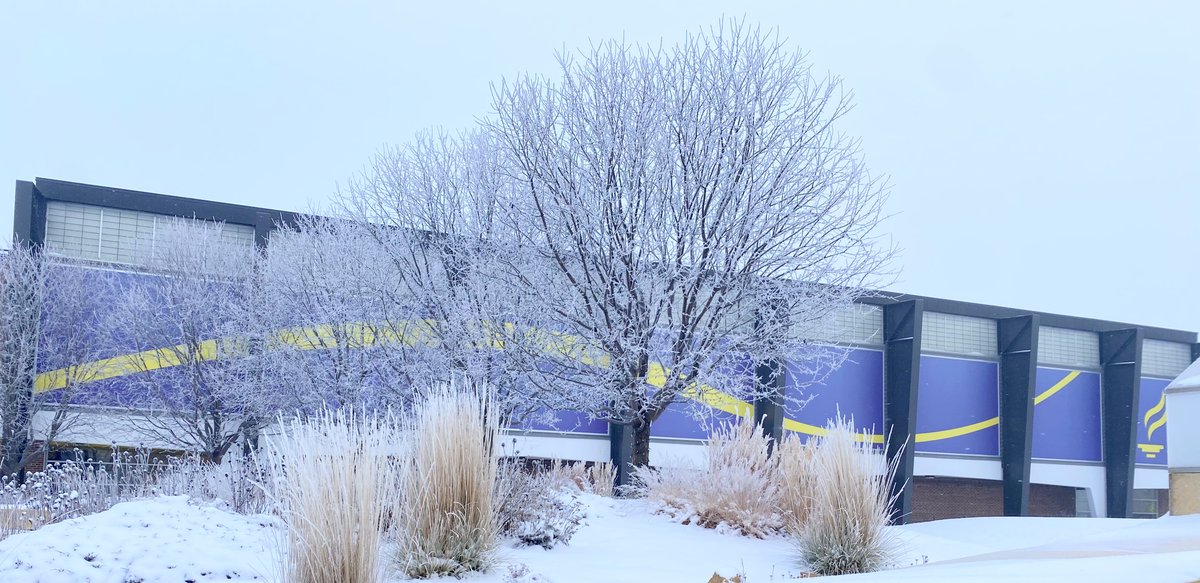 MNSUMankato's tweet photo. The hoar frost this morning was beautiful! #MNSU #WinterWonderland https://t.co/Kt3gJP3mq5