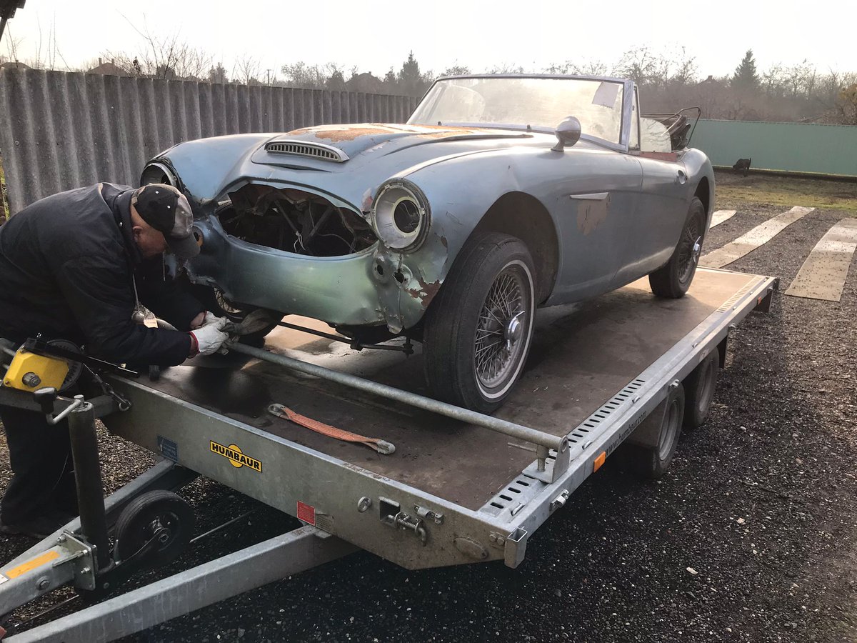 theclassicmech's tweet photo. A new customer project has just arrived this will be a very lovely Austin Healey when we are finished with it ๐
#passionforperfection #hungarianclassics #classicrestoration #classiccars #austinhealey #austinhealey3000 https://t.co/vysOpaMCtm