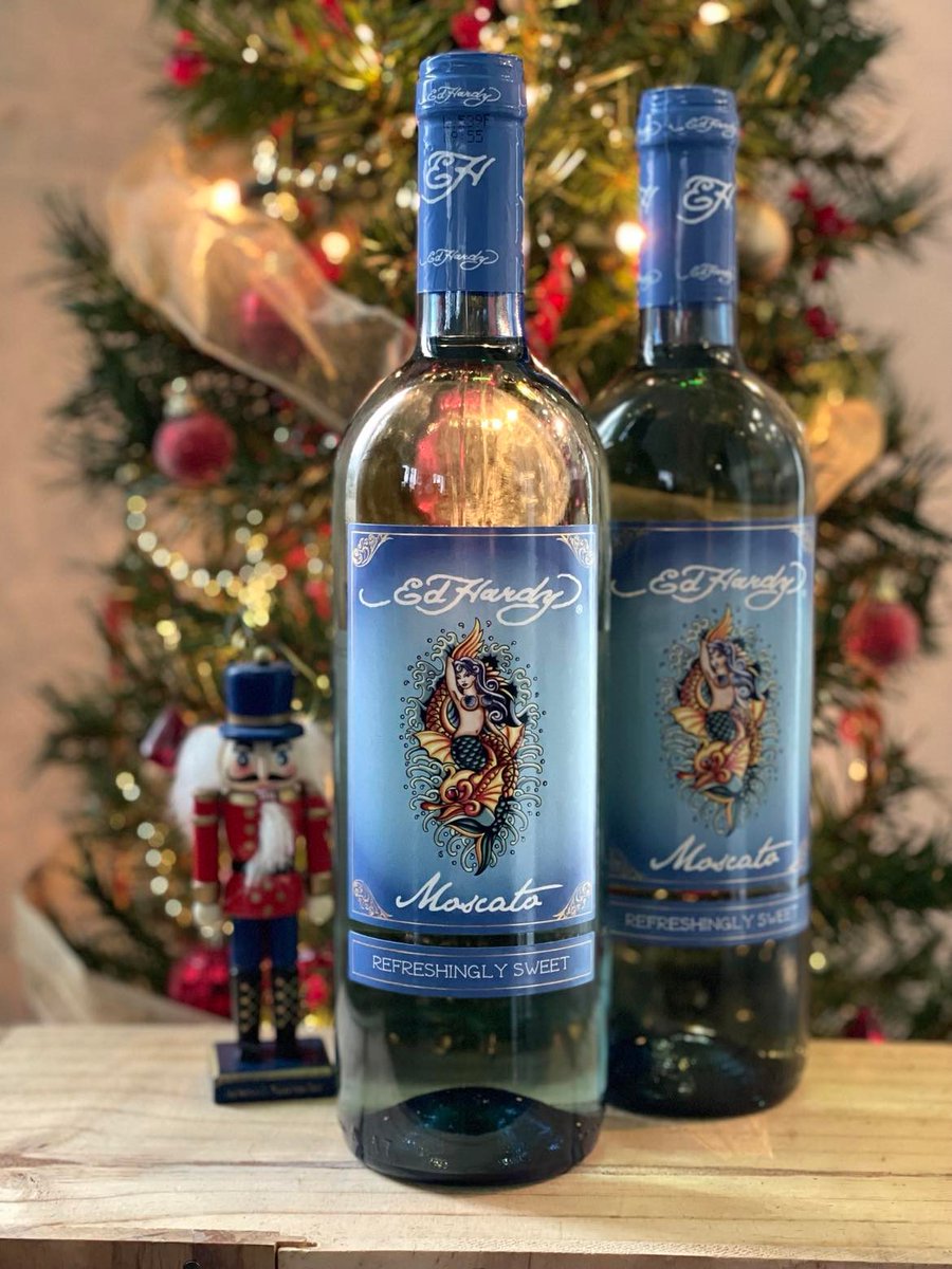 #winelovers _ Ed Hardy Moscato – a SWEET way to celebrate during the Holidays! 
.
#moscato #italianwinelover #edhardy #winemoment #holidayseason Luneau USA Inc, d.b.a Nicolas Wines/Celebrity Imports #italy #wineoftheday #cheers 🍷🍷