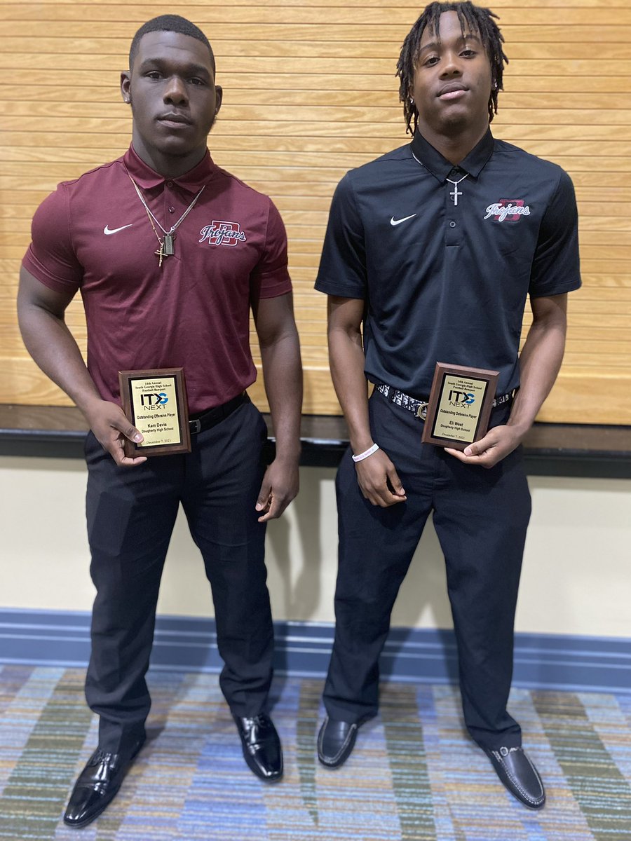 Kam_Davis24's tweet photo. Very THANKFUL to be NAMED and RECOGNIZED as the offensive player of the year by @itgnext. @harrison2121 @ChadSimmons_ @Mansell247 @247Sports @CoachNelsonFB @DoughertyHigh @DemetricDWarren https://t.co/boCdpHJFEr