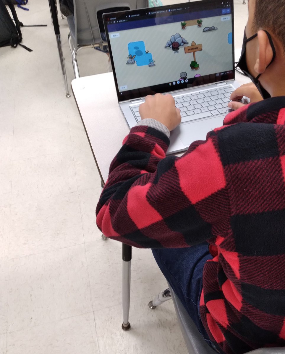 J_norr1's tweet photo. My kiddos are reviewing content while playing @gimkit using their NEW fishtopia mode.  It's AWESOME!!!! I must admit that I joined in on the fun with them. @Hudson_Hawks @DigitalGISD https://t.co/gzYK7GTghU
