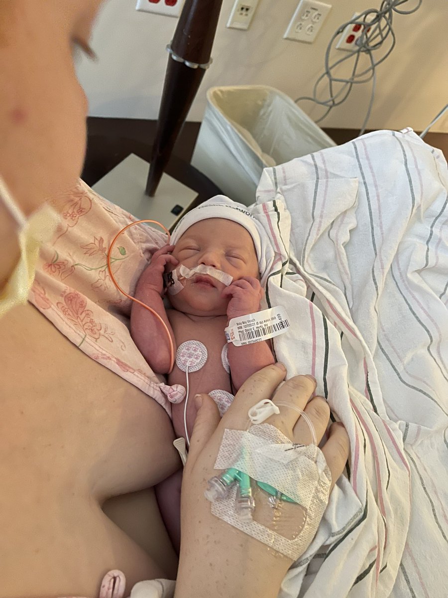 petty_murphy98's tweet photo. Alexander Mason made his appearance yesterday morning at 8:49am!! He weighed in at 5lbs 3.5oz and was 18in long!! We are so blessed🥺 https://t.co/zAyLTHiabD