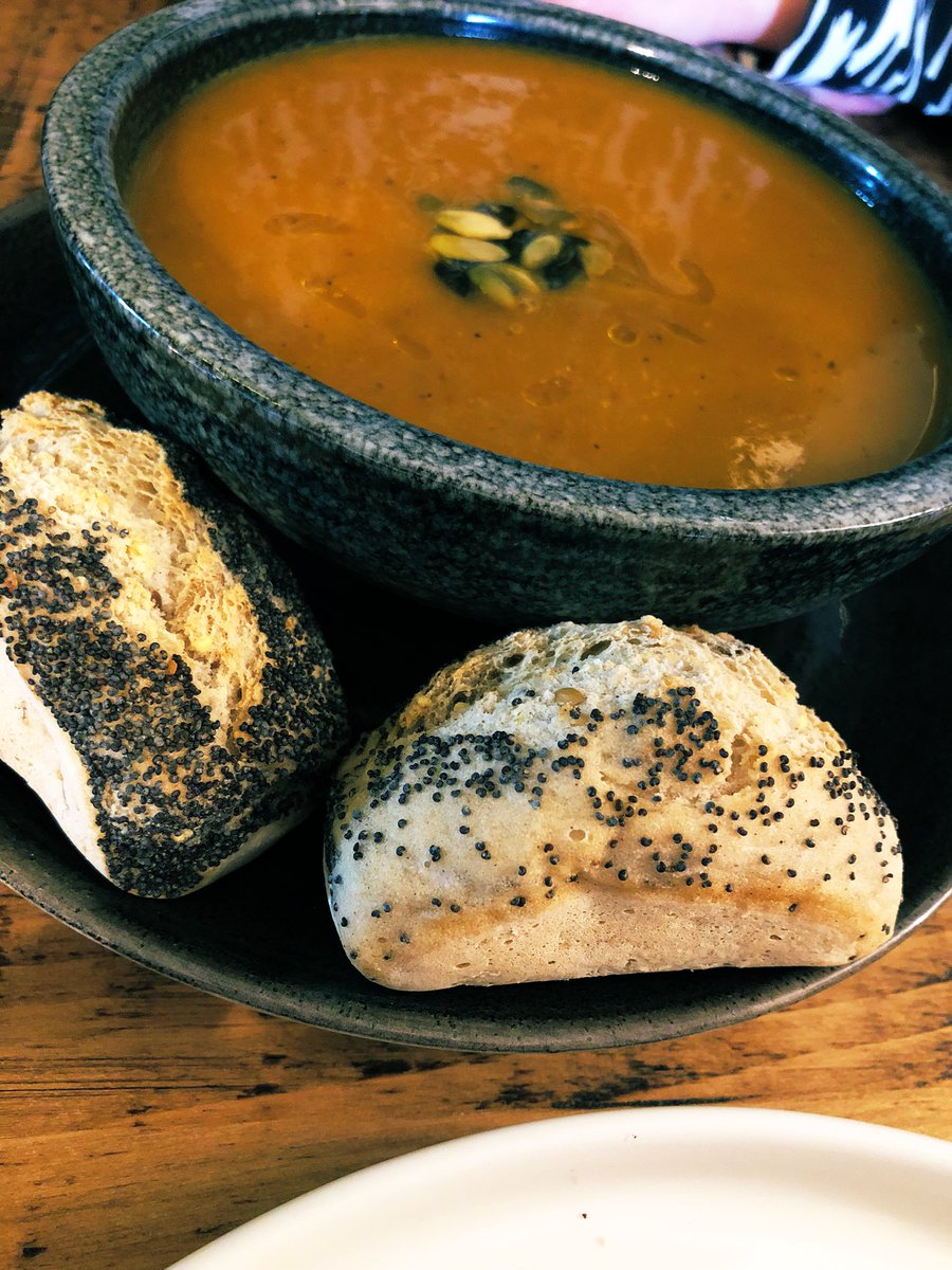 crampy76's tweet photo. didn’t expect anything less lads but let me tell you… simply outstanding today… 10/10. 👏👊🧡

best of luck for the opening few weeks to you &amp; the team… what a venue we have on our doorstep! Absolutely class. 

@Andy_Goodbourn @Hiratha44597382 @seanreddo @theoldvol https://t.co/gVdLncTgzB