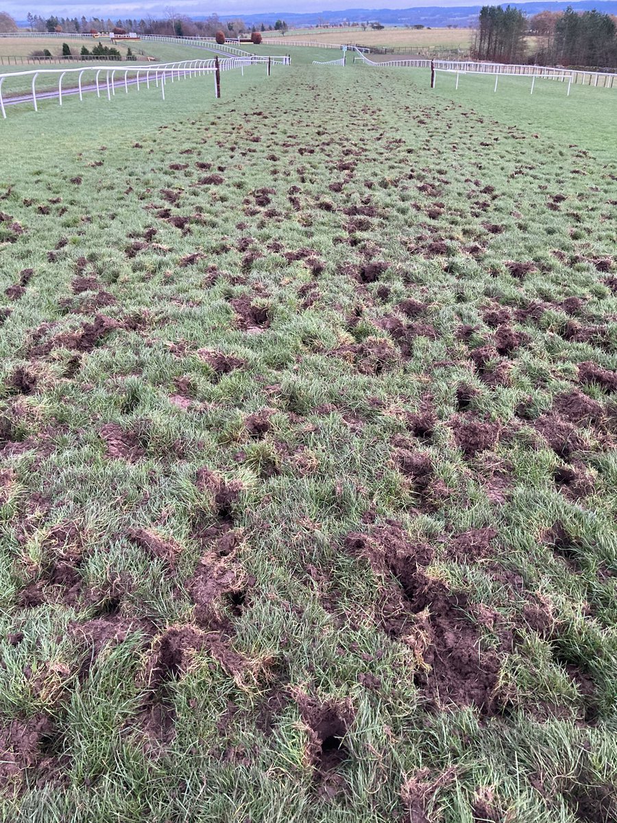 JRFArmstrong's tweet photo. Another season over @HexhamRaces See you all in March! 
Think of the staff repairing tomorrow…#nhracing https://t.co/hyeyedCvD6