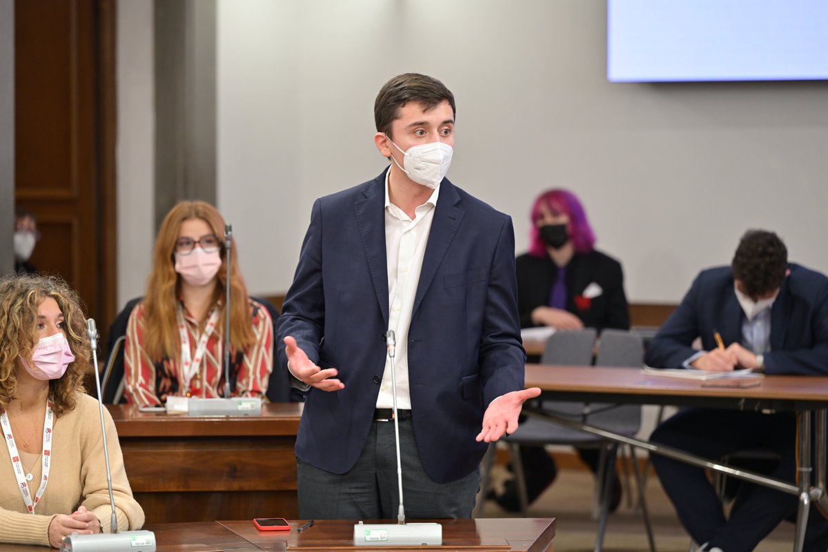 dikabernard's tweet photo. La Toscana da 21 anni permette agli studenti di avere voce in Regione eleggendo 60 rappresentanti.
Resta ancora l’esperienza politica più entusiasmante che abbia mai fatto e sono felice di conoscere i nuovi membri del Parlamento @studentitoscana.
Forza ragazzi, #SietePresente! https://t.co/lvkCFc2juW