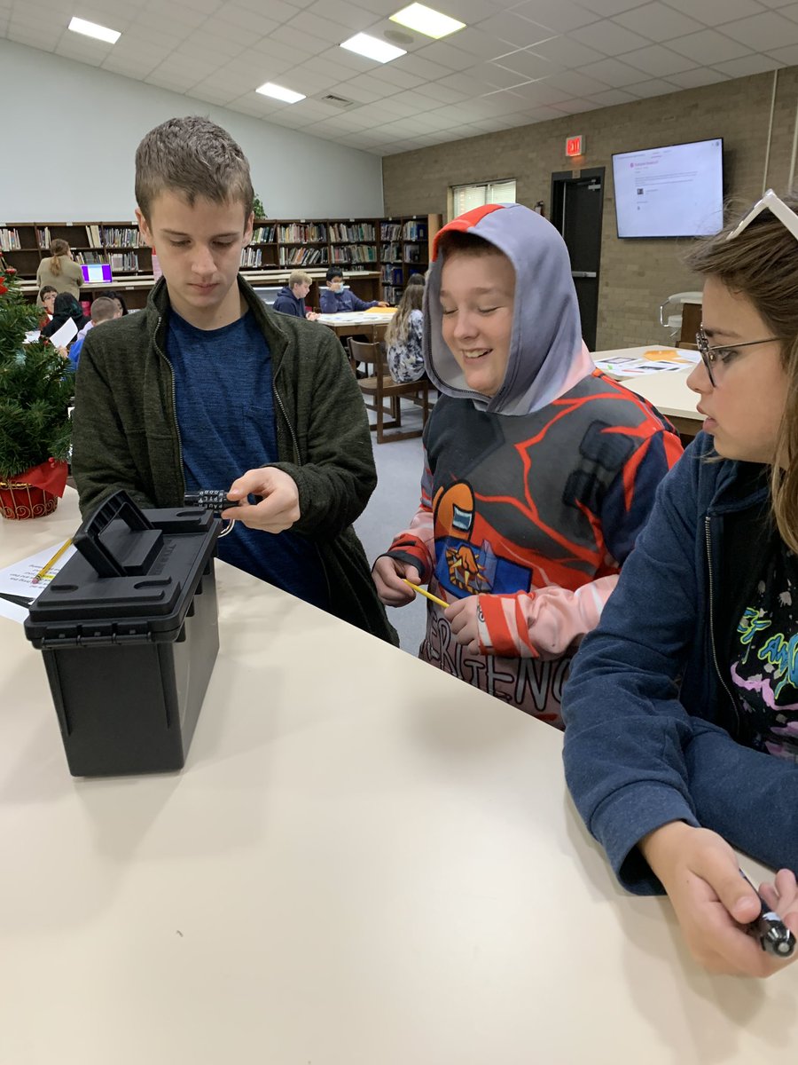 Booksaredivine's tweet photo. BREAKOUT boxes= critical thinking, collaboration and fun!! @Booksaredivine @lms_knights @BurkeCoSchools https://t.co/kaQlPIdTKA