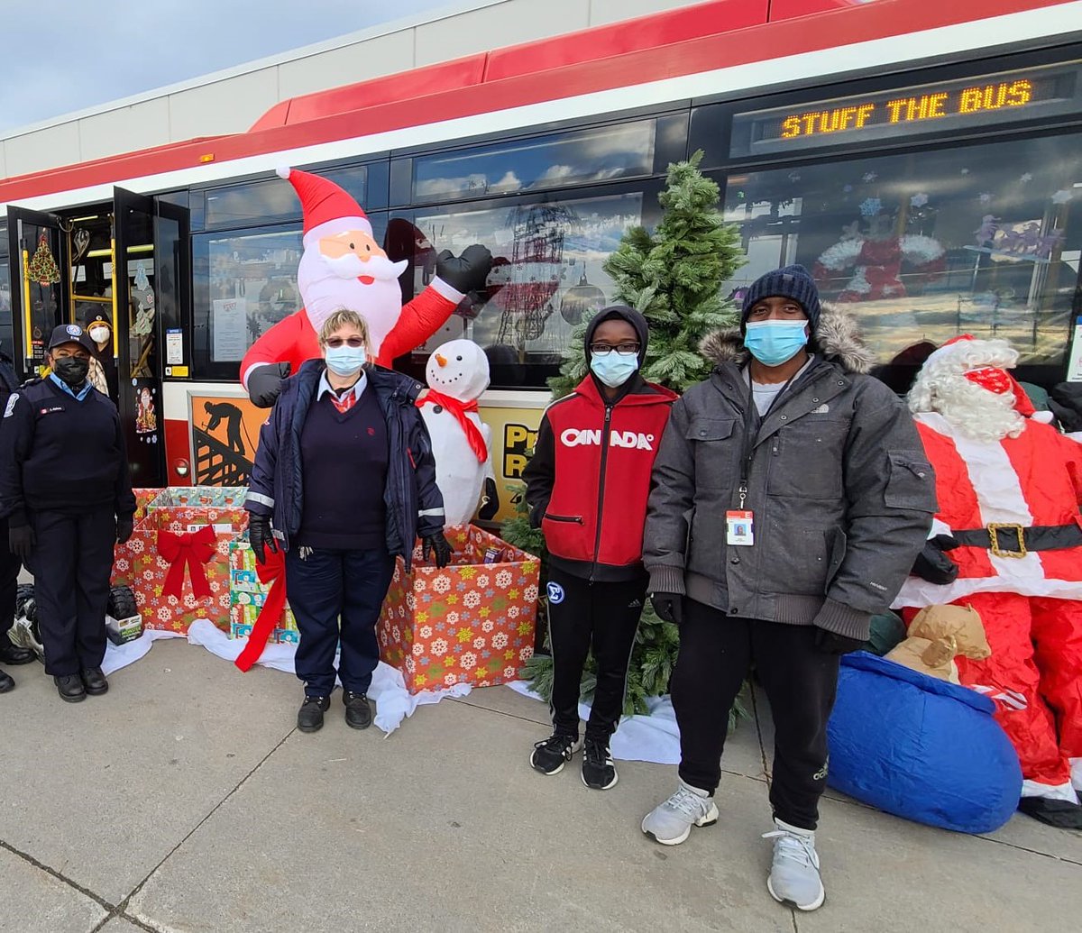 TTChelps's tweet photo. This holiday season, give back to children in need through the TTC's annual #StuffTheBus toy drive. Drop off new, unwrapped toys at various pop-up locations on Nov 27 and 28 as well as Dec 4, 5 and 11. 

Learn more: https://t.co/zQXLNtGWvE https://t.co/k7uEylNUJm