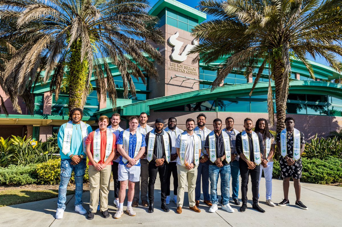 USFFootball's tweet photo. Congratulations to our 2021 December Graduates. We’re proud of you! 🎓🤘

#US2F https://t.co/6Zz3PXf5UL