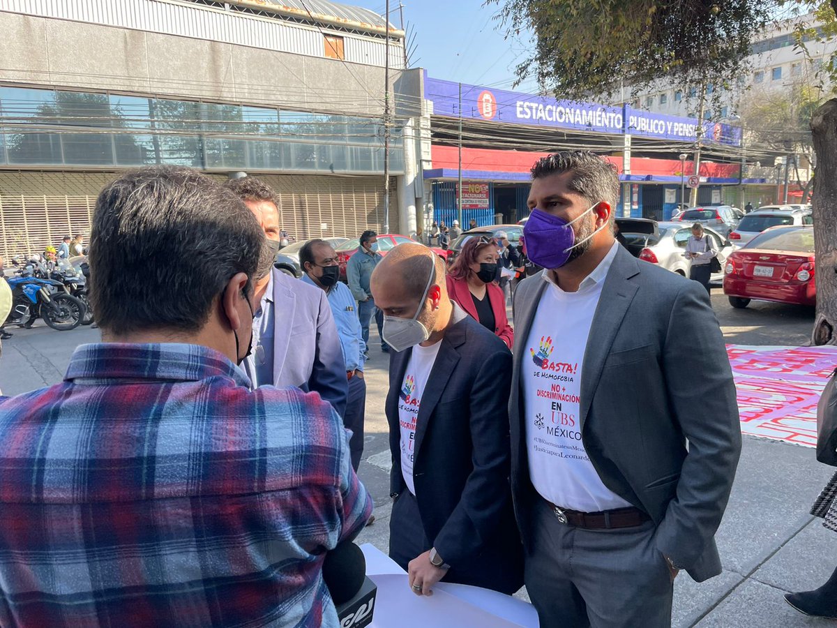MauricioCamare6's tweet photo. Hoy acudimos a la Audiencia Inicial en la que se analizará la probable vinculación de @UBS y algunos de sus principales funcionarios locales y regionales por el delito de discriminación en contra de @leo_poblete 
@ubs podría ser la primer empresa vinculada por discriminación https://t.co/Qm2MmWsP7V