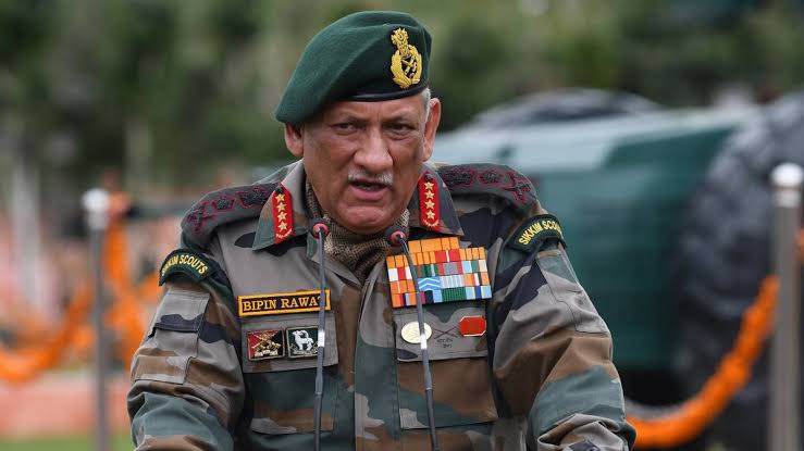 CMOTamilnadu's tweet photo. "Extremely saddened by the demise of India's first CDS Gen Bipin Rawat, Mrs Madhulika Rawat and the 11 armed forces personnel in the tragic chopper crash near Coonoor. 

1/2 https://t.co/YmfZEVBvnv