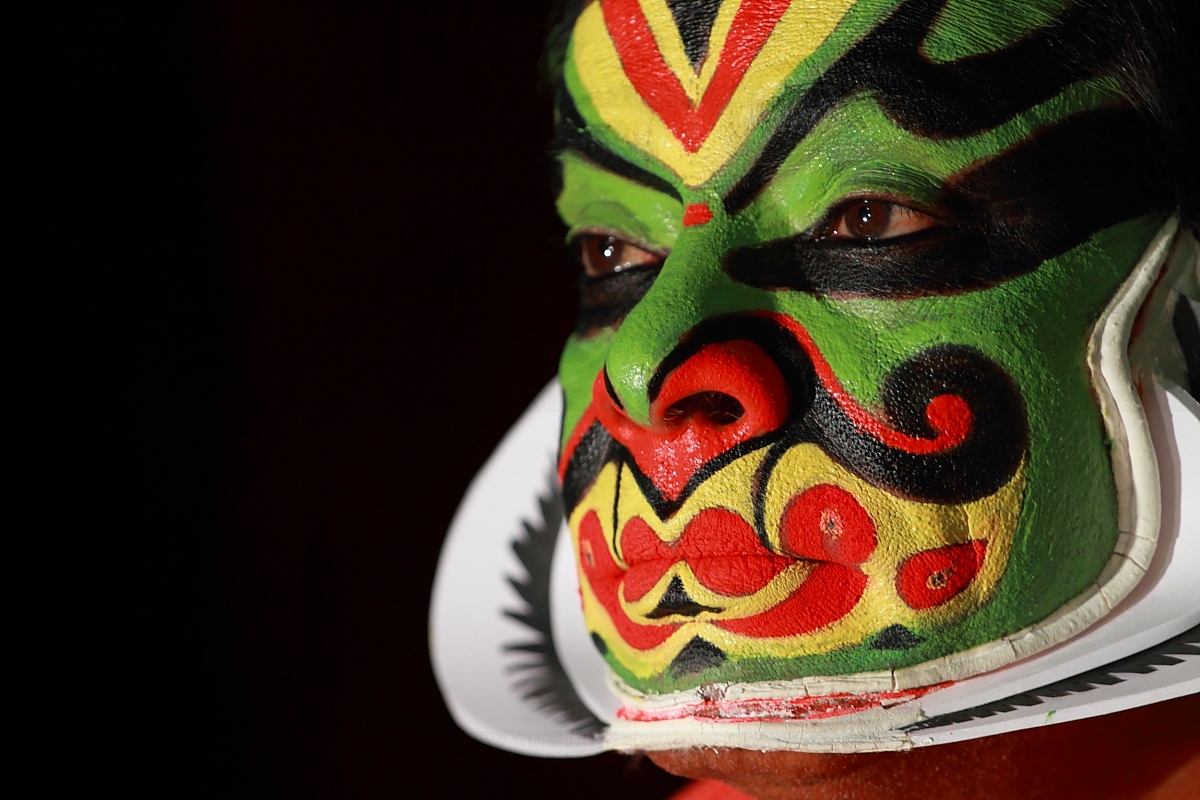 agnimax's tweet image. With its beautiful character makeup, rich costumes, and precise body movements #Kathakali is one of #Kerala &apos;s most popular dance art forms.
Roudra Bheema is depicted here, his face revealing his dilemma before murdering his own cousin brother Duryodhana.

foundation.app/@agnimax/~/733…