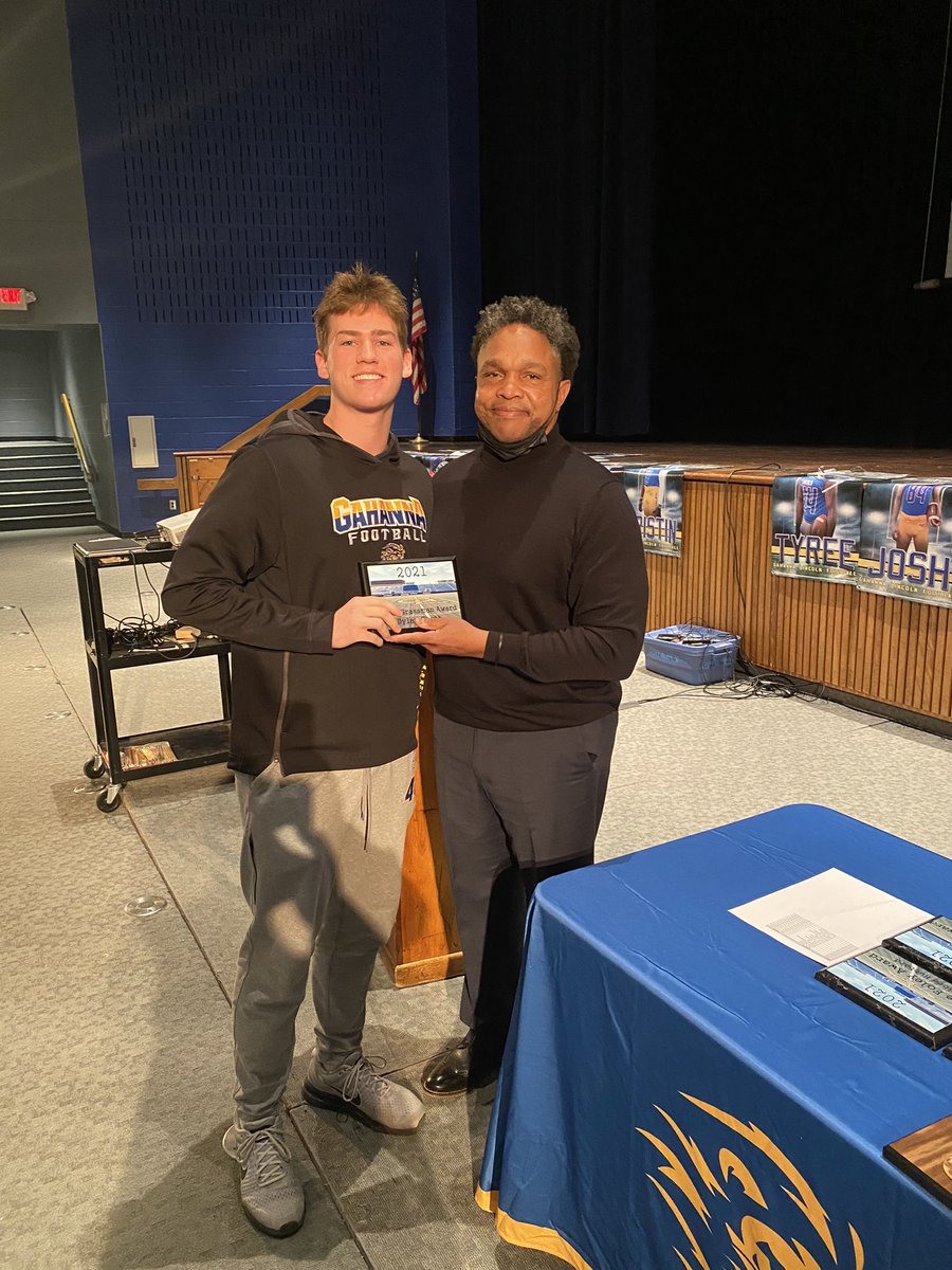gahannafootball's tweet photo. Great night honoring our 2021 team!  Most Improved-@bezz_32 Tyler Grasssman Award - @DylanScott2023  Hassan Bailey Award - @MakaiS_6  John Hughes III Award -@kamariburns18  #WeAreLions @JHughes3rd @TylerGrassman https://t.co/8ikfPxtK1x