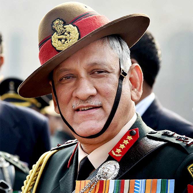 AwanishSharan's tweet photo. “भारतीय सेना नौकरी का साधन नहीं है. मैं युवाओं से कहता हूँ; अगर सेना में आना है तो आपको शारीरिक और मानसिक रूप से काबिल होना पड़ेगा. मजबूत होना पड़ेगा.” 

- जनरल बिपिन रावत 

#RIPGenBipinRawat https://t.co/qtNZoK1QH9