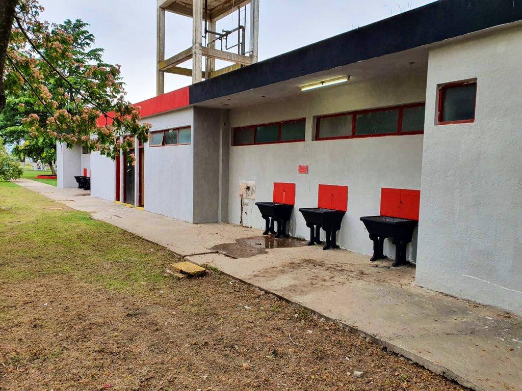 clubdouglas's tweet photo. 💦☀️ Temporada de Verano 2021-2022

La Institución Roja y Negra tiene todo preparado para dar inicio a una nueva Temporada de Verano en el Predio de Pileta. https://t.co/xcdTneyn0l