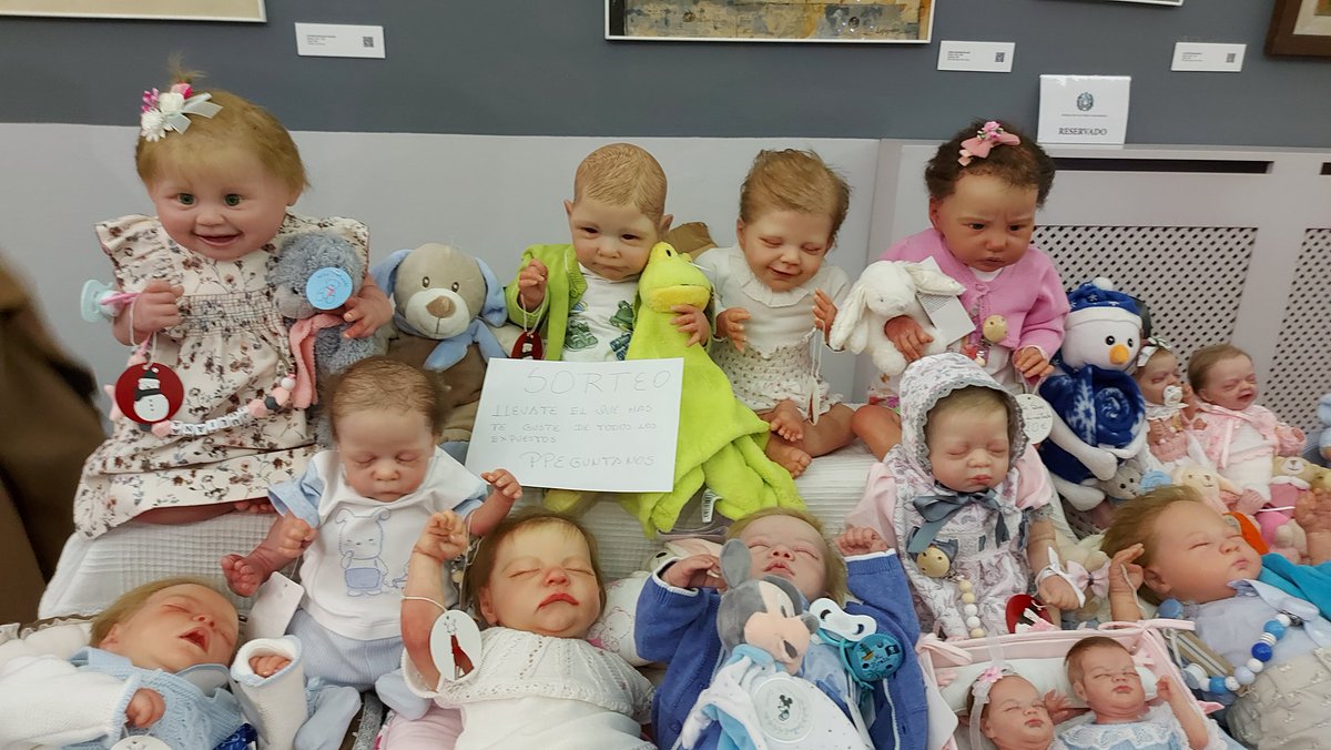 balimentos's tweet photo. Hasta las 20:00!!! En el @RealCirculoAmis!!! Daos prisa!!! Que se acaban las papeletas para el #sorteosolidario!!! Además hay un montón de cosas bonitas... #camaronqseduerme https://t.co/qjOB2gO0Cy