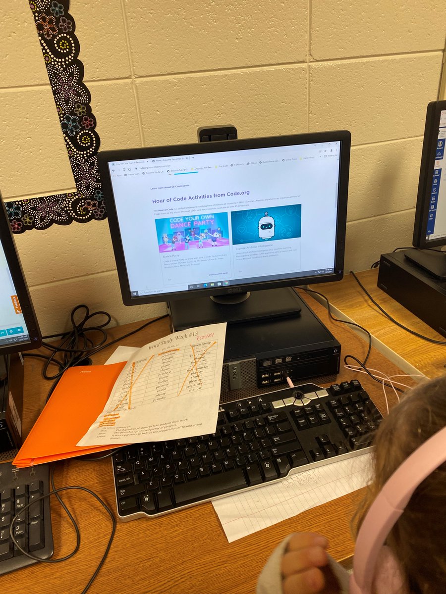 awhitlock97's tweet photo. Hour of Code in our classroom today! #ccsdconnectED22 #HourOfCode https://t.co/mKKzoKeG0U