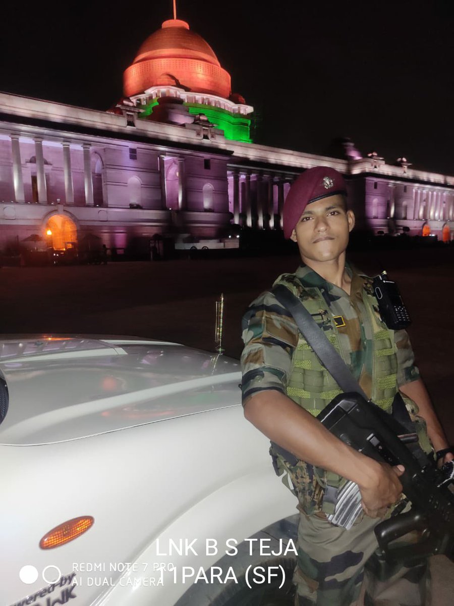SwetaSinghAT's tweet image. “एक नयन संजीवन जिनका, एक नयन था हालाहल,
जितना कठिन खड्ग था कर में उतना ही अंतर कोमल”
जनरल रावत, ब्रिगेडियर लिड्डर, ले कर्नल हरजिंदर, नायक गुरसेवक, नायक जितेंद्र, हवलदार सतपाल, Wg Cdr चौहान, Sqn Ldr सिंह, JWO दास और प्रदीप, L/Nk विवेक और तेजा। नमन।