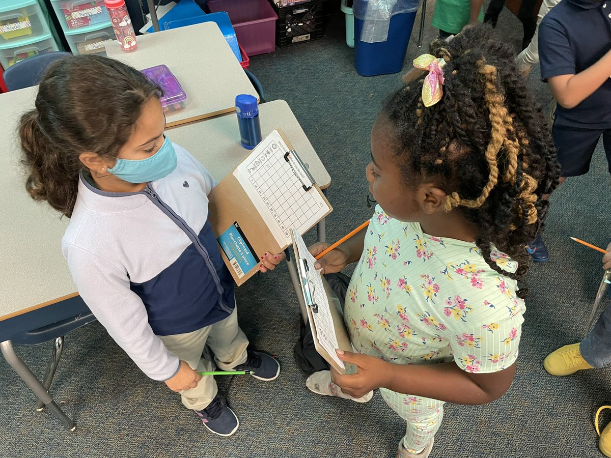 Gathering data on our friends’ favorite weather!! ☀️🌧❄️ #littlelearners #thomastigers <a href="/lcisdbetheone/">@LCISDBeTheOne</a>