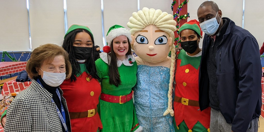 downtownwo's tweet image. Thank you to everyone who joined us for the Holiday Character Breakfast, trolley tours and pictures with Santa this past weekend! We loved getting the chance to celebrate the holiday season with you. #DowntownWO #CharacterBreakfast #HolidayHappenings #WestOrangeNJ