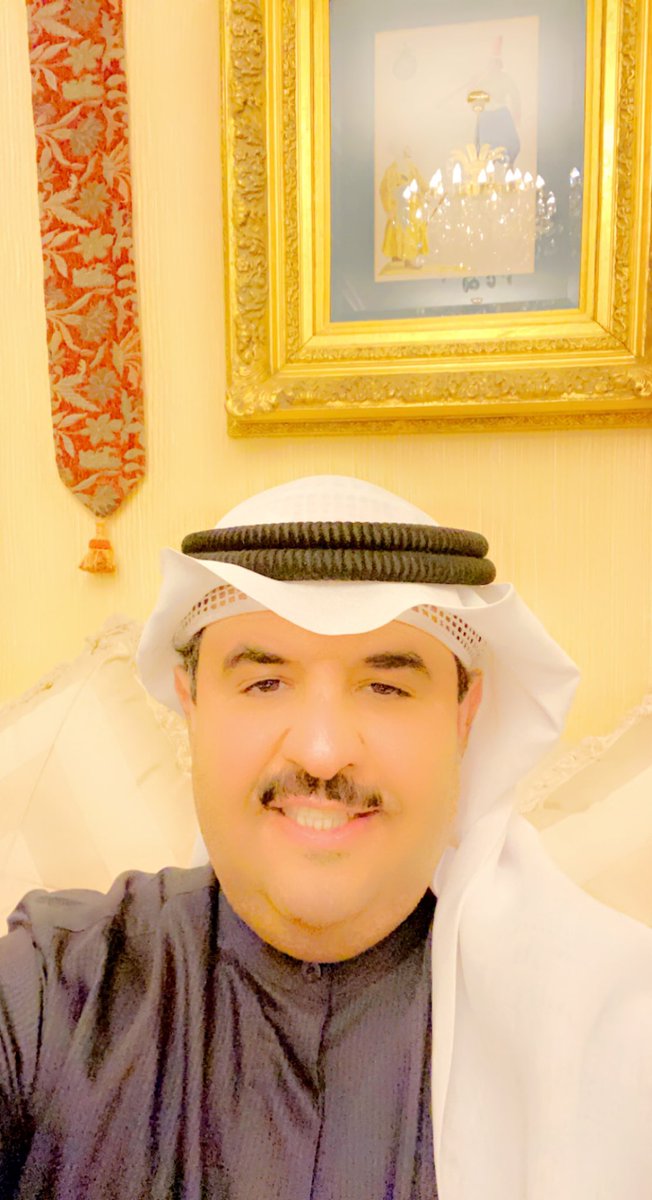 إبتسم ينبت بصدري من ورى الضحكـة ورود
وجهك الطـاهر نعيـم الأرض يجنـي ضحكتـه                                                   #دعيج_الخليفة_الصباح