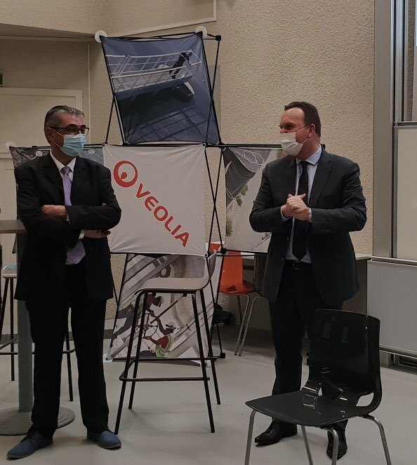 8/12 : journée mondiale du climat que je débute à la rencontre des éco délégués du lycée Jean Monnet des <a href="/lesherbiers/">Les Herbiers</a> qui recevraient grâce au groupe <a href="/Veolia/">Veolia</a> l’aventurier <a href="/MatthieuTordeur/">Matthieu Tordeur</a>