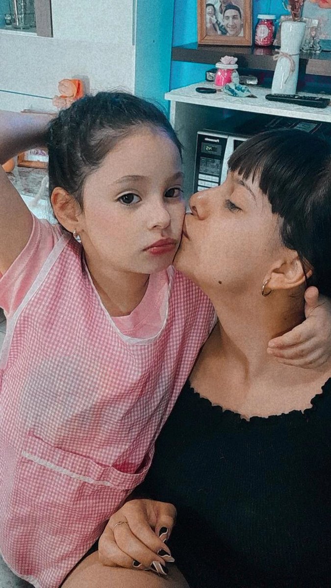 RebecaSaravia8's tweet photo. No hay ninguna igual a ti, más que cualquier fortuna es tu valor gracias a ti, conocí el amor 💘  me alegra el día al ver tu sonrisa ☺ https://t.co/ZmdJ7AdtFA