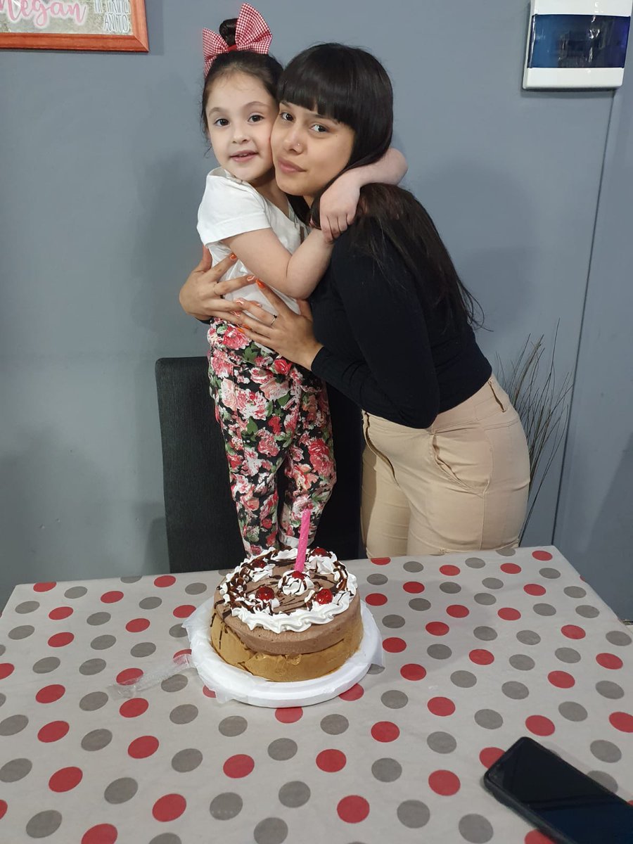 RebecaSaravia8's tweet photo. No hay ninguna igual a ti, más que cualquier fortuna es tu valor gracias a ti, conocí el amor 💘  me alegra el día al ver tu sonrisa ☺ https://t.co/ZmdJ7AdtFA