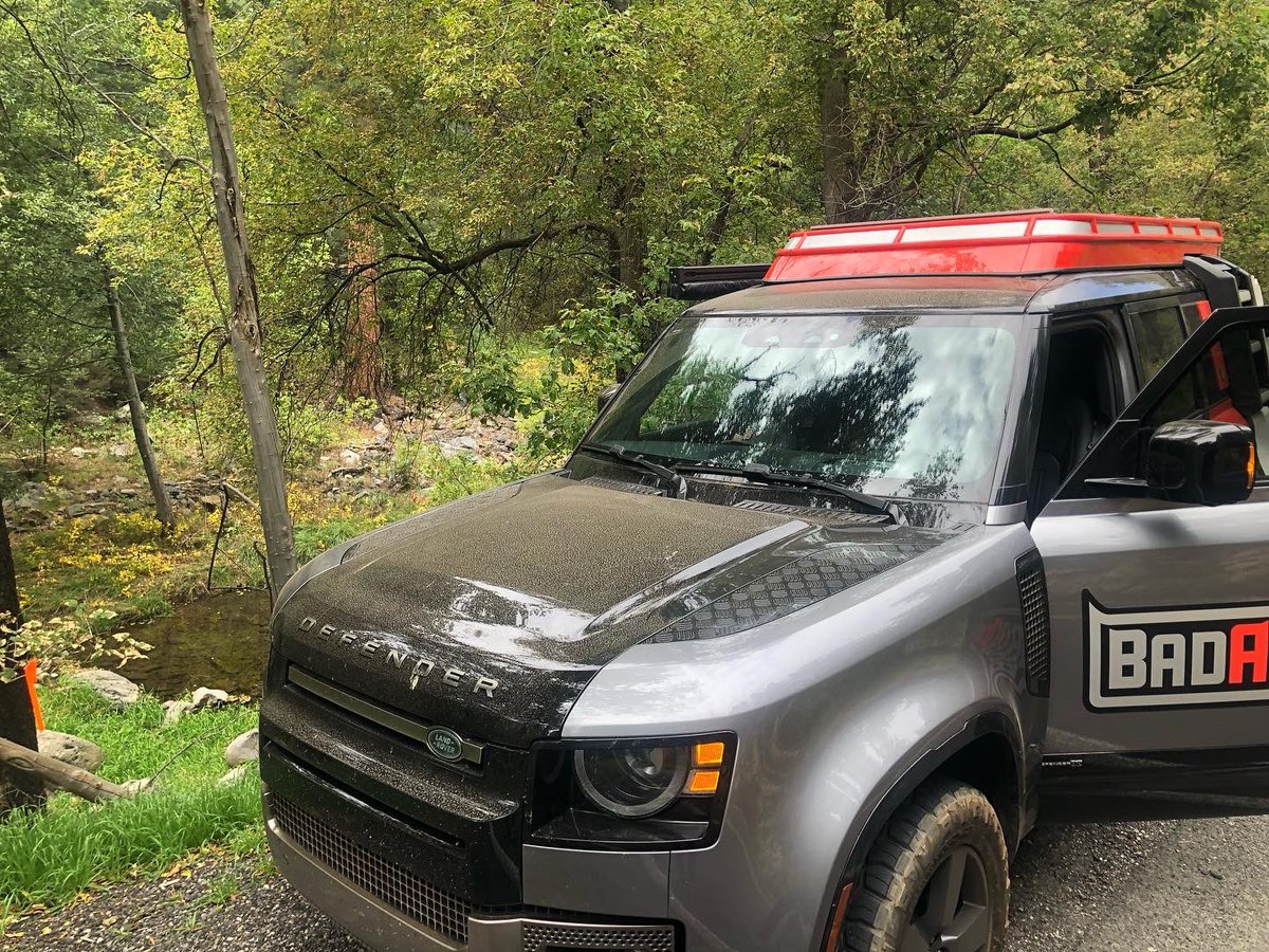 BA_Tents's tweet photo. Every twice in a while you meet some really cool people in a Badass Tent! @blbonds25 #goodtimes #legends #lr #landroverdefender #landroverusa #offroading #offroad #overlanding #overland #jeep #jeepnation #fordbroncos #bronco #tundra #tundranation  #fj #fjnation #lr3 #lr4 #4x4 https://t.co/Tf5RYX6AIt